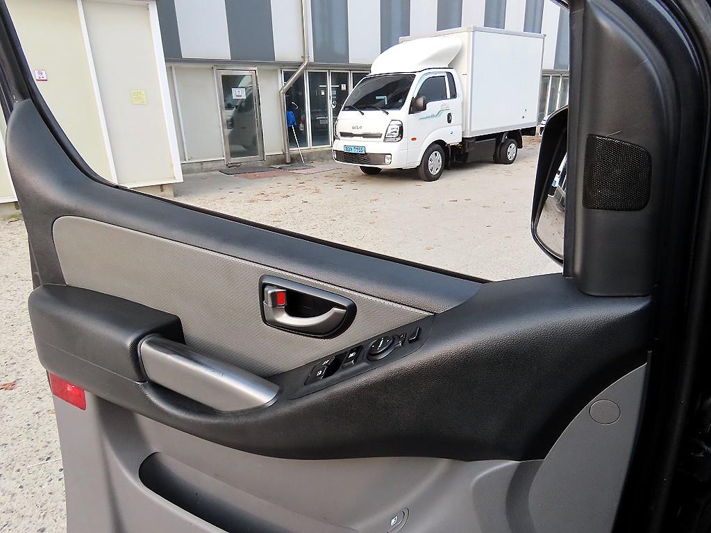 HYUNDAI Starex - Vista 11