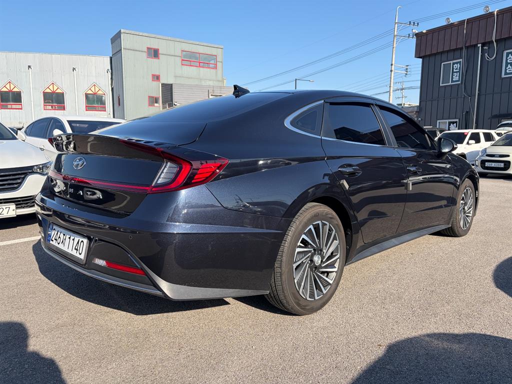 HYUNDAI Sonata - Vista 6