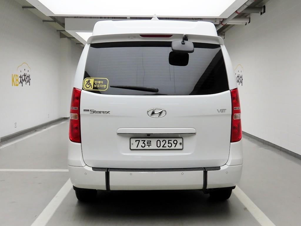 HYUNDAI Starex - Vista 4