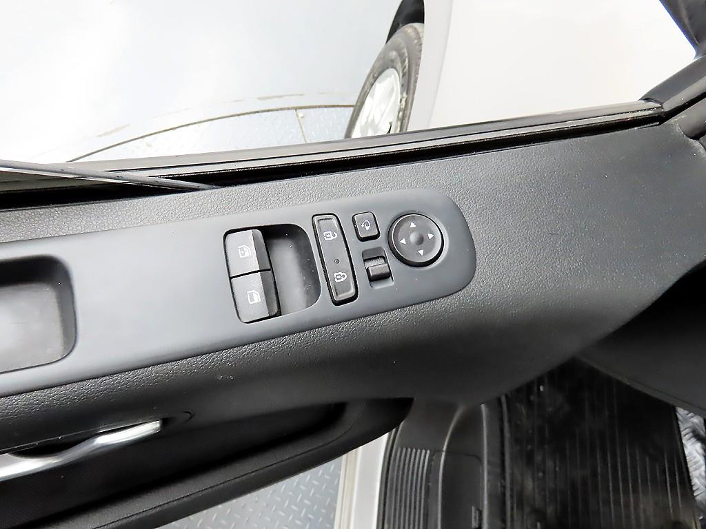 HYUNDAI Staria - Vista 11