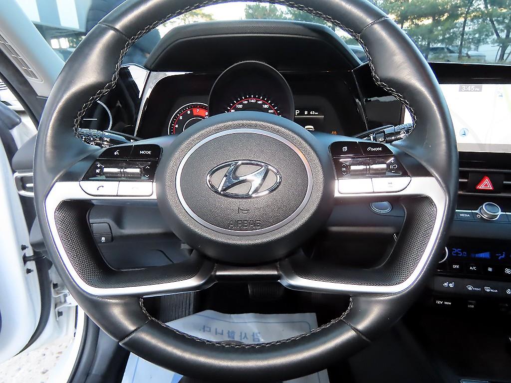 HYUNDAI Avante - Vista 8