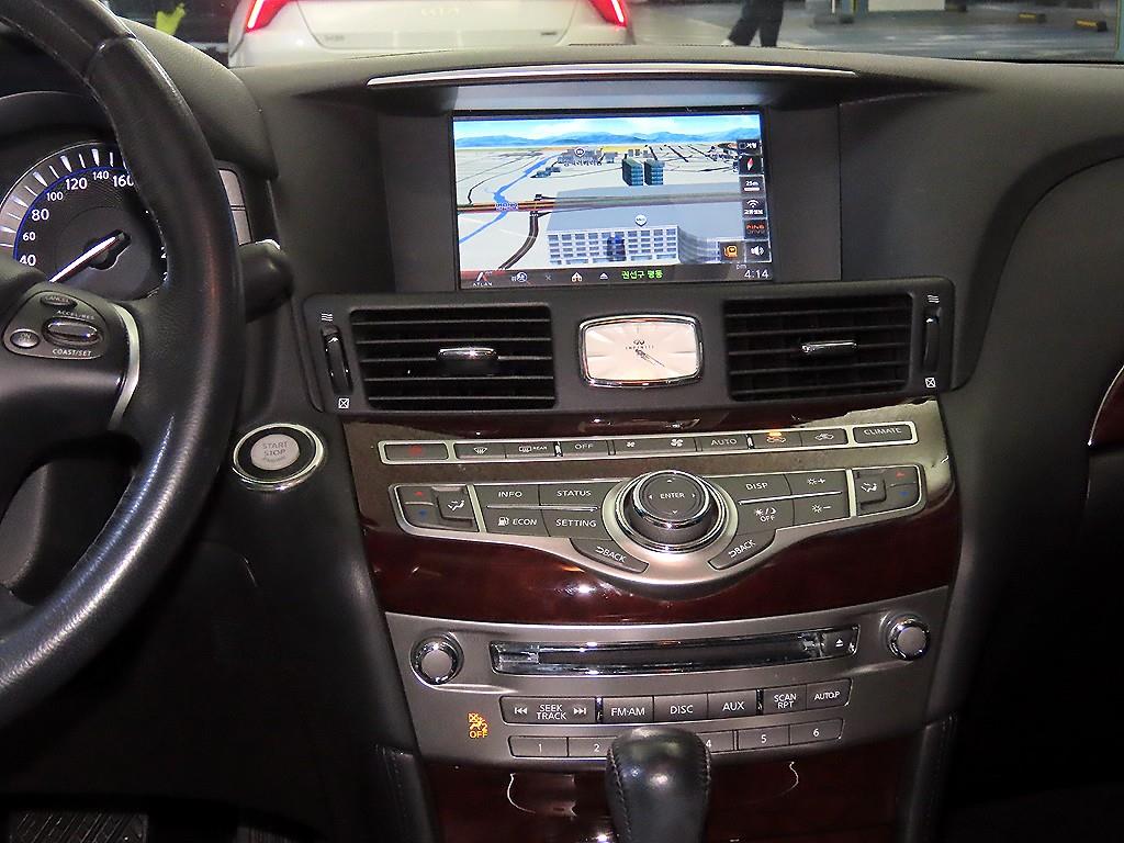 Infiniti Q - Vista 11