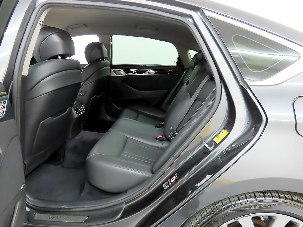 Genesis G80 - Vista 6