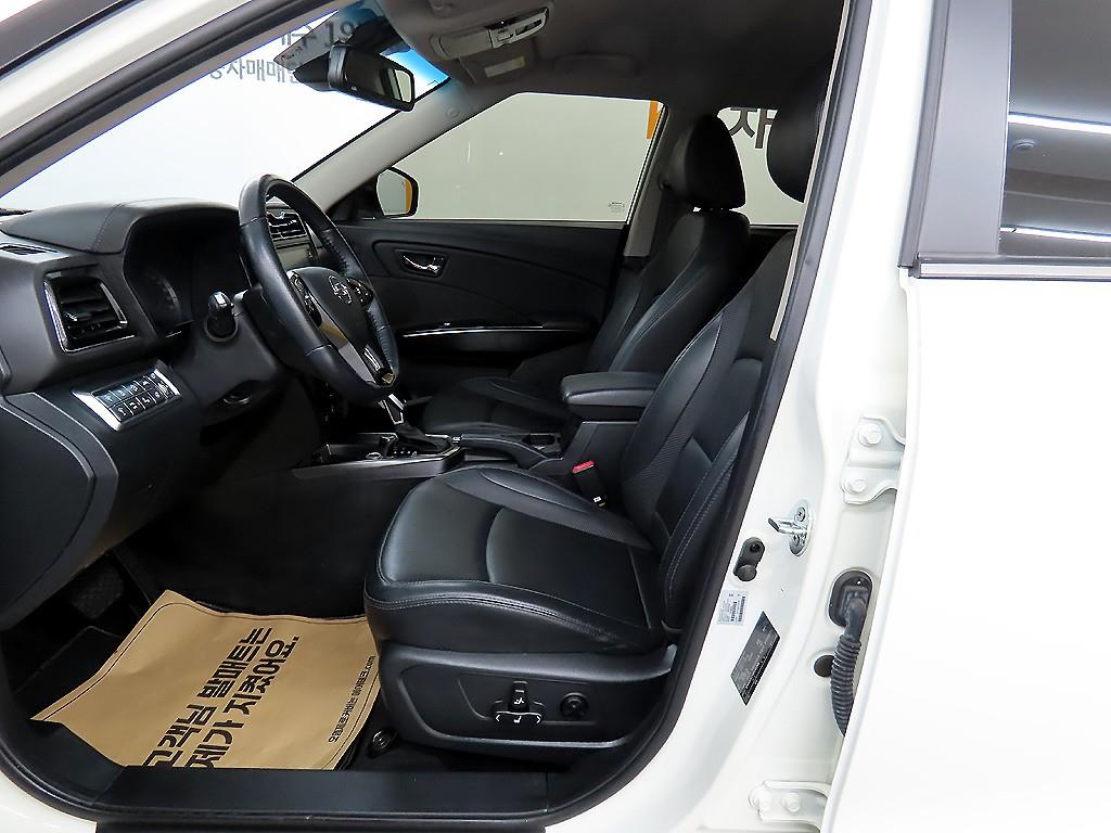 Ssangyong Tivoli - Vista 5