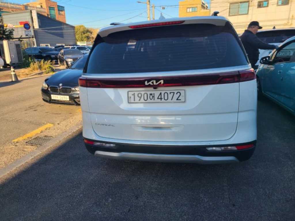 KIA Carnival - Vista 4