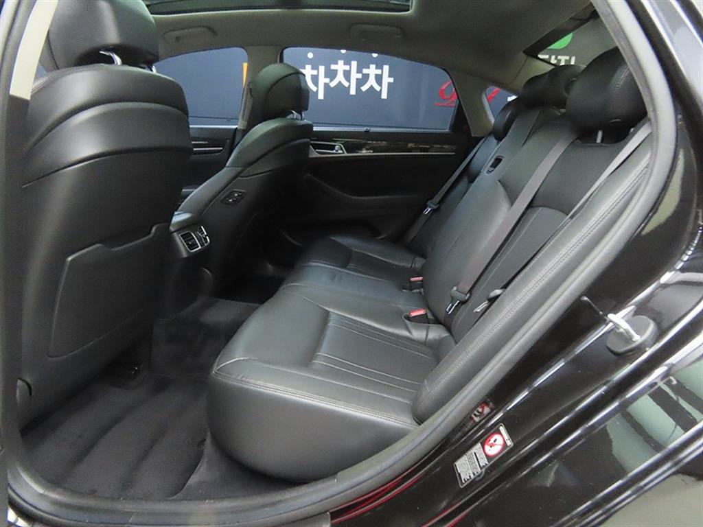 Genesis G80 - Vista 6