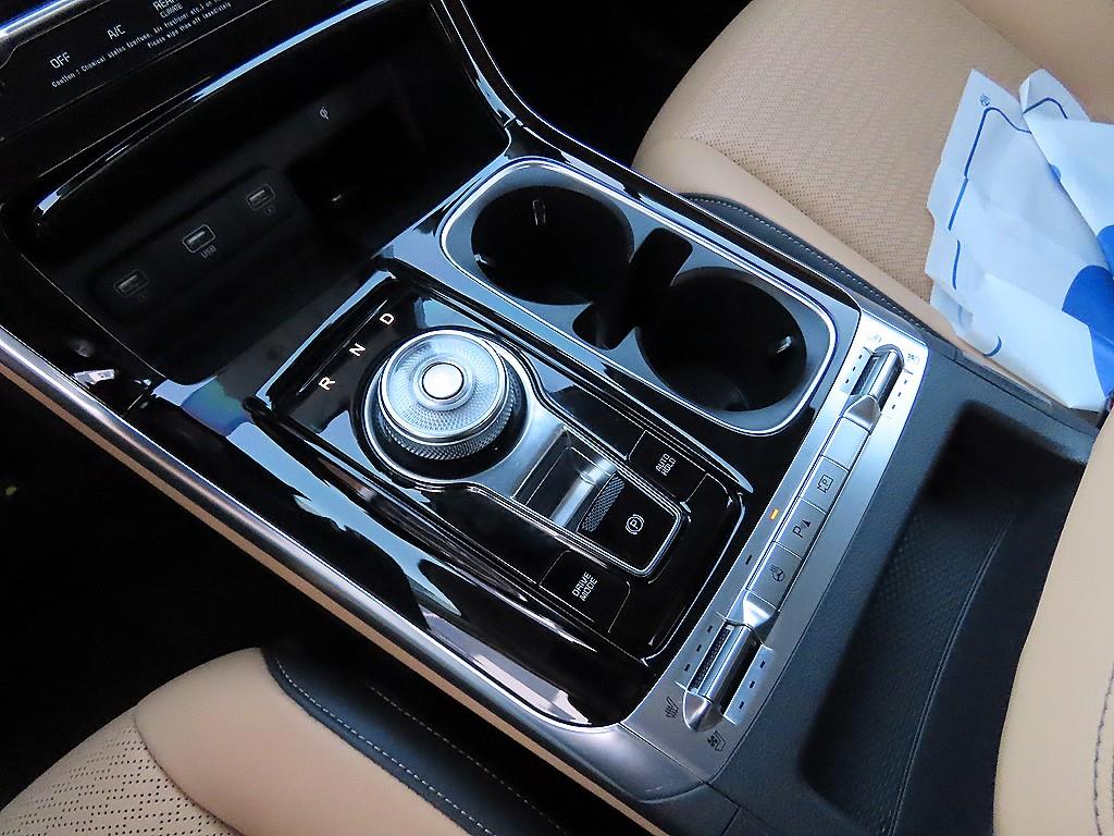 KIA Carnival - Vista 10