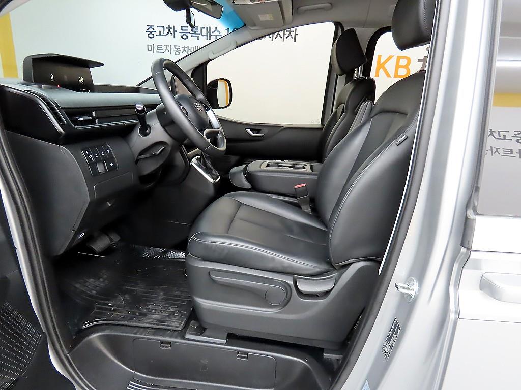 HYUNDAI Staria - Vista 5