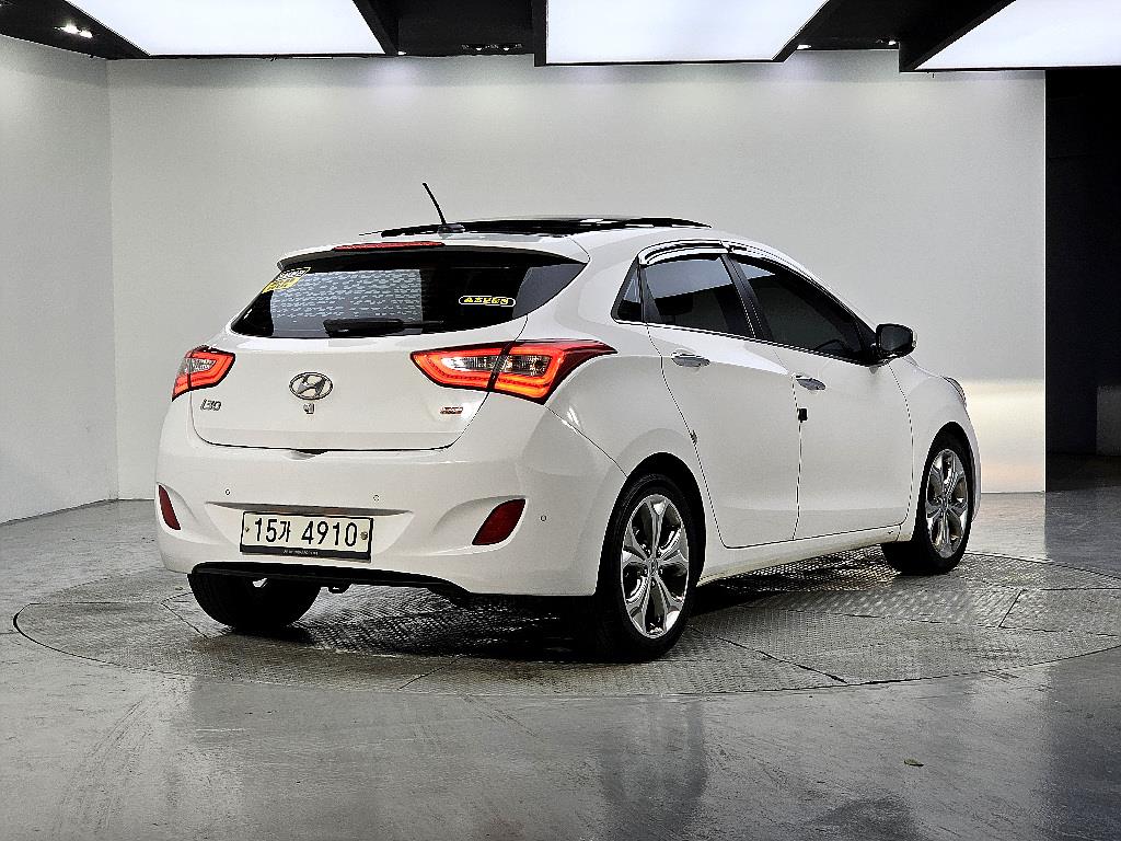 HYUNDAI i30 - Vista 4
