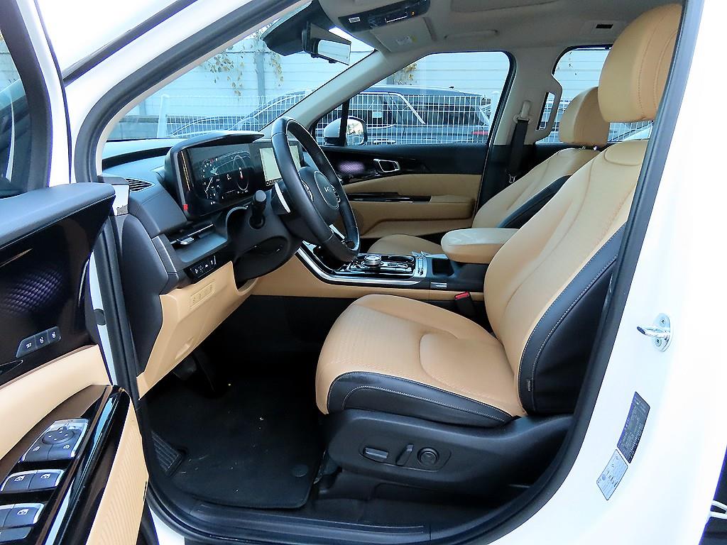 KIA Carnival - Vista 5