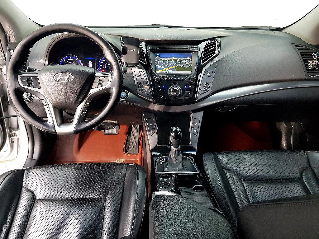 HYUNDAI i40 - Vista 5