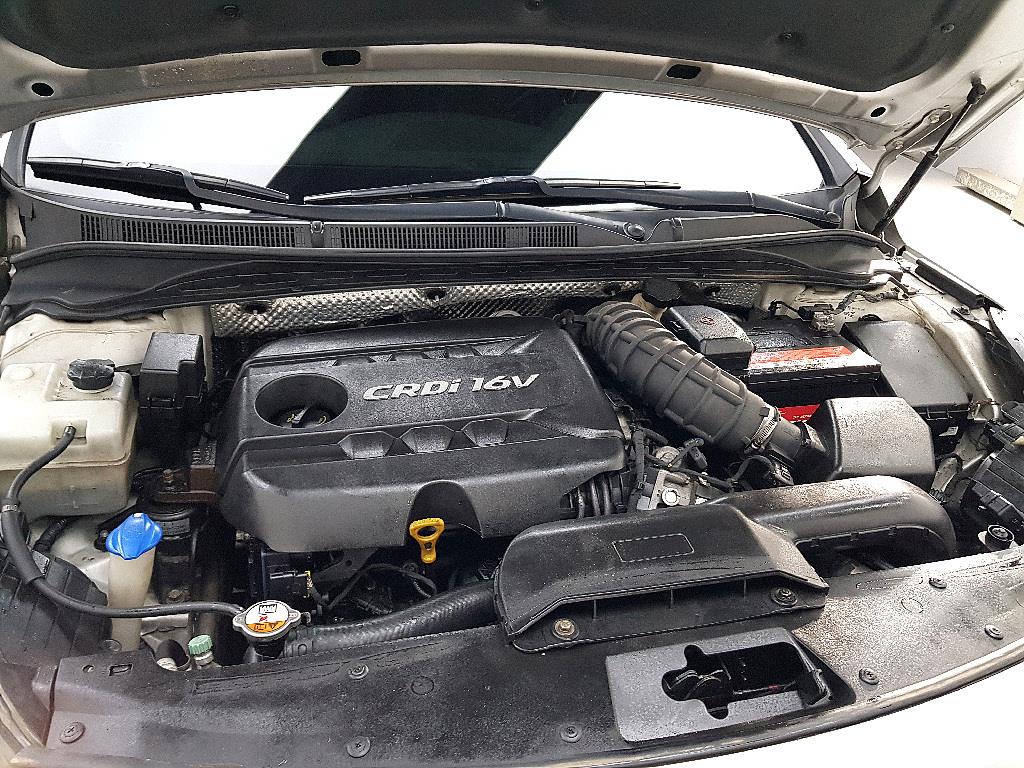 HYUNDAI i40 - Vista 6