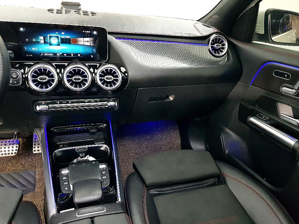 Mercedes Benz GLA Class - Vista 10