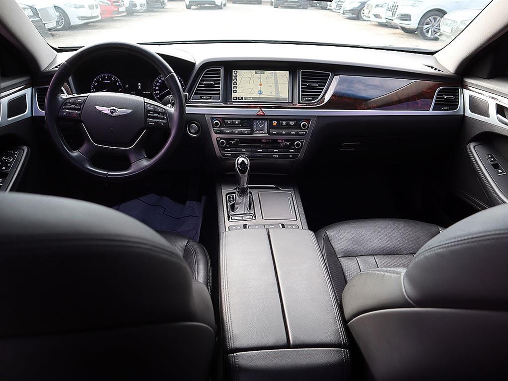 HYUNDAI Genesis - Vista 9