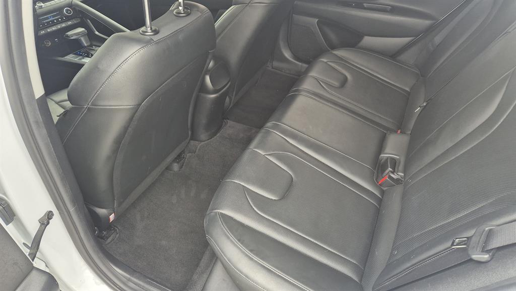 HYUNDAI Avante - Vista 9