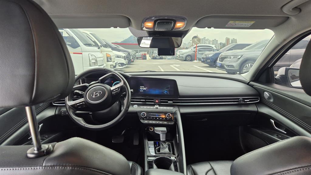 HYUNDAI Avante - Vista 7