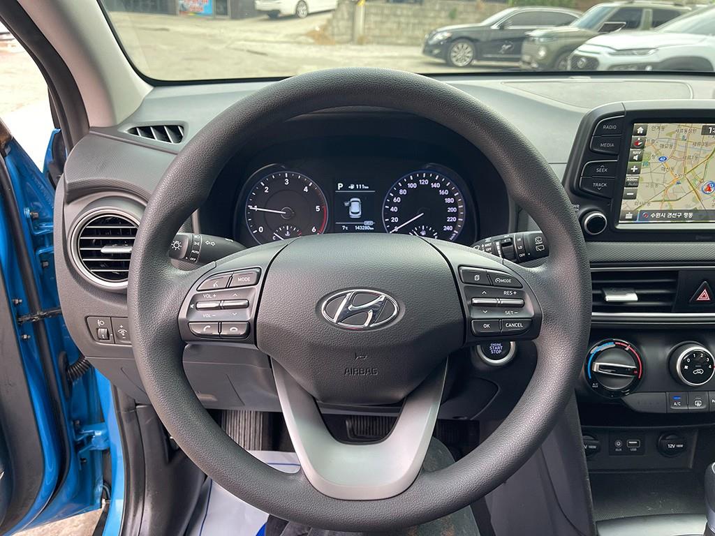 HYUNDAI Kona - Vista 7