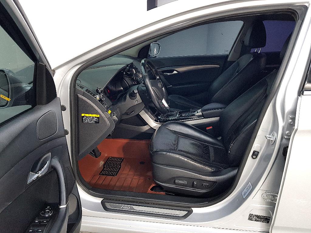 HYUNDAI i40 - Vista 8