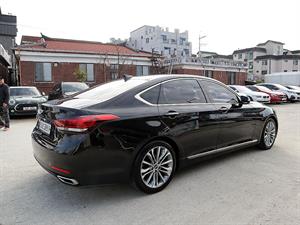 HYUNDAI Genesis - Vista 8