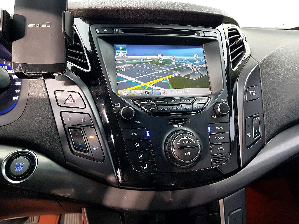 HYUNDAI i40 - Vista 12