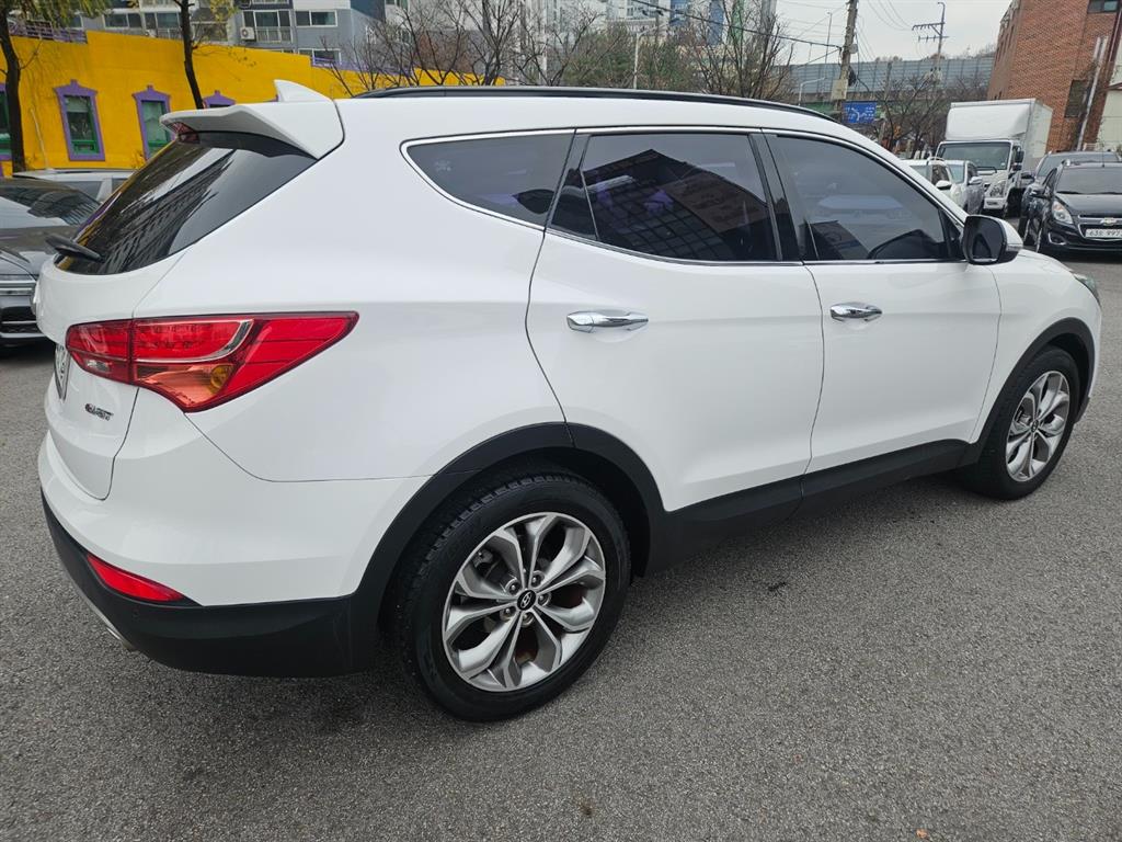 HYUNDAI Santa Fe - Vista 5
