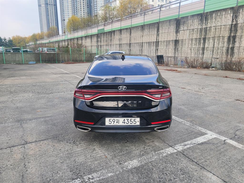 HYUNDAI Grandeur - Vista 4