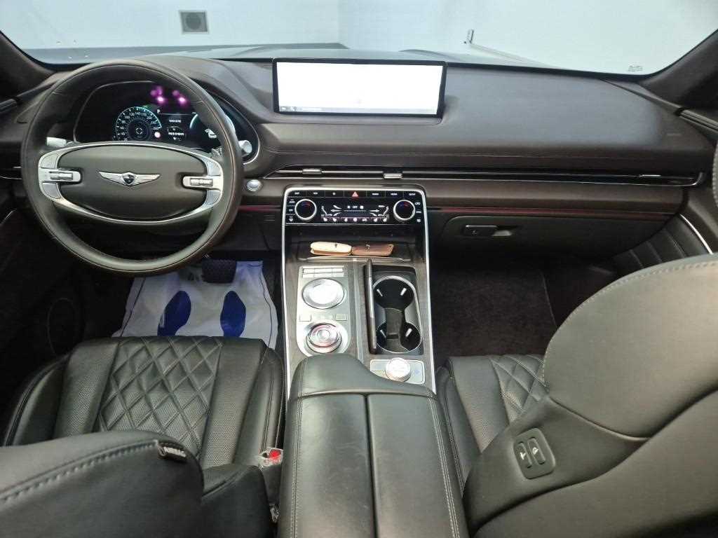 Genesis GV80 - Vista 7