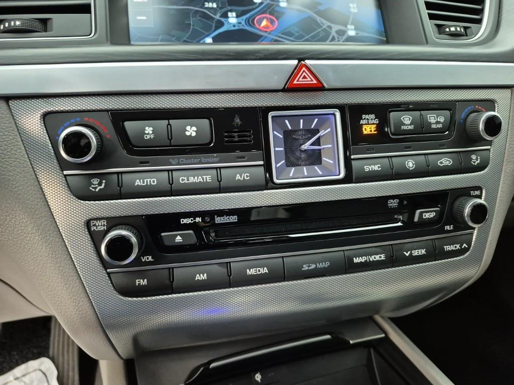 Genesis G80 - Vista 10