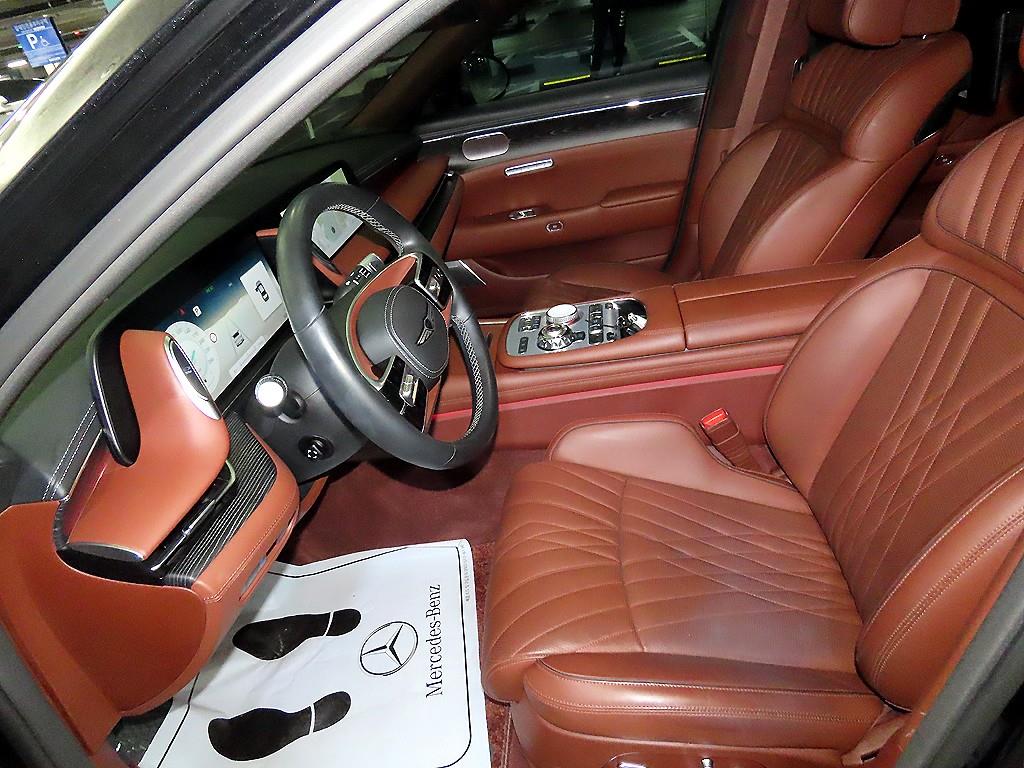 Genesis G90 - Vista 6