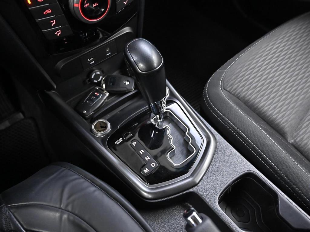 Ssangyong Tivoli - Vista 9