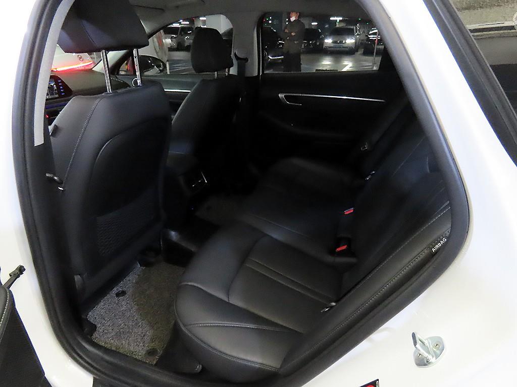 HYUNDAI Sonata - Vista 7