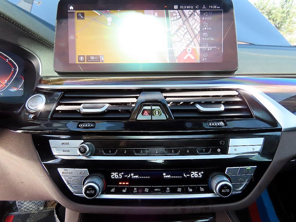 BMW 5 Series 2022 Negro - Importación desde Corea - HF Imports Iquique - Foto 13