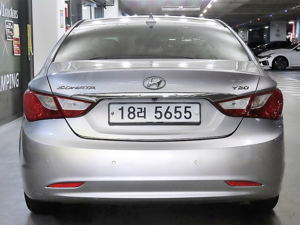 HYUNDAI Sonata - Vista 5