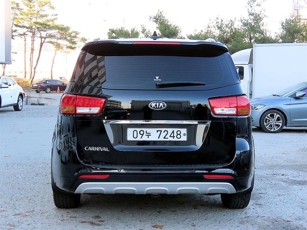 KIA Carnival - Vista 4