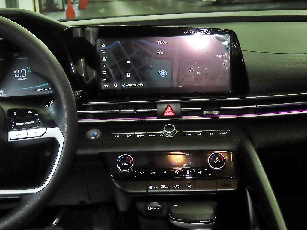 HYUNDAI Avante - Vista 11