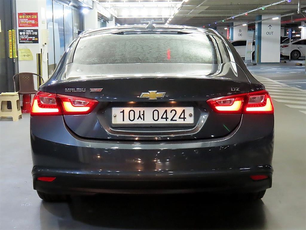 Chevrolet Malibu - Vista 5