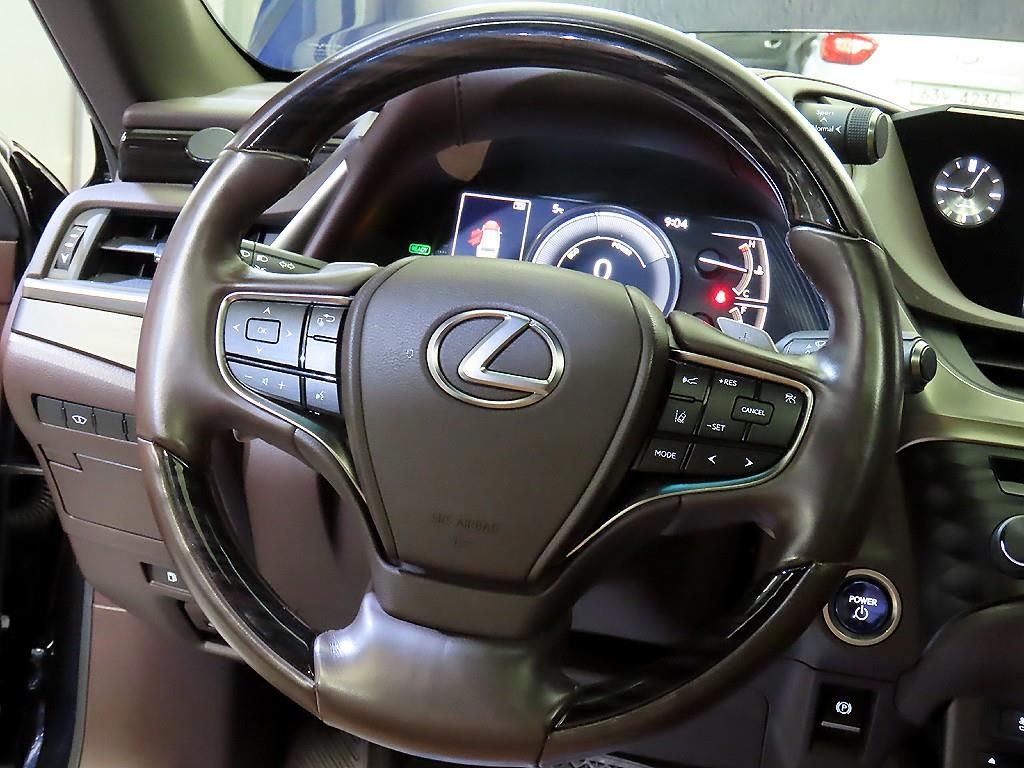 Lexus ES - Vista 8