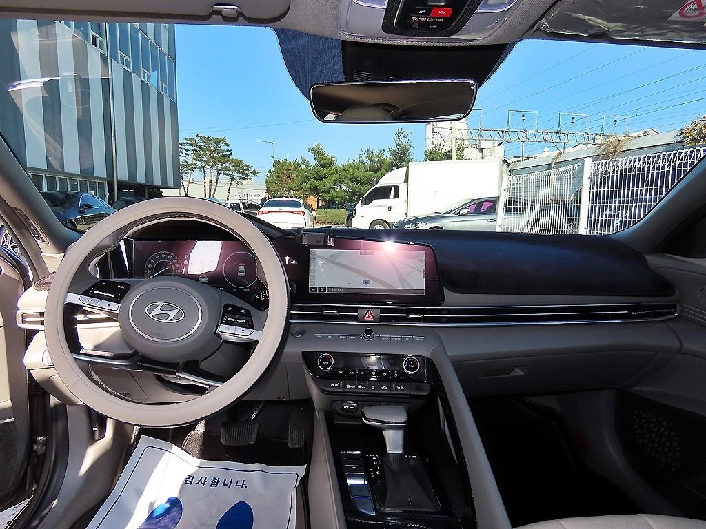 HYUNDAI Avante - Vista 7