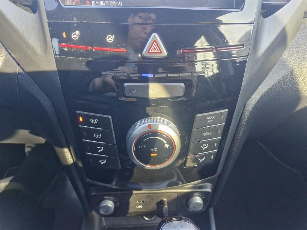 Ssangyong Tivoli - Vista 10