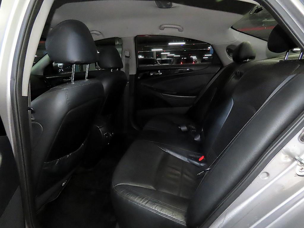 HYUNDAI Sonata - Vista 7