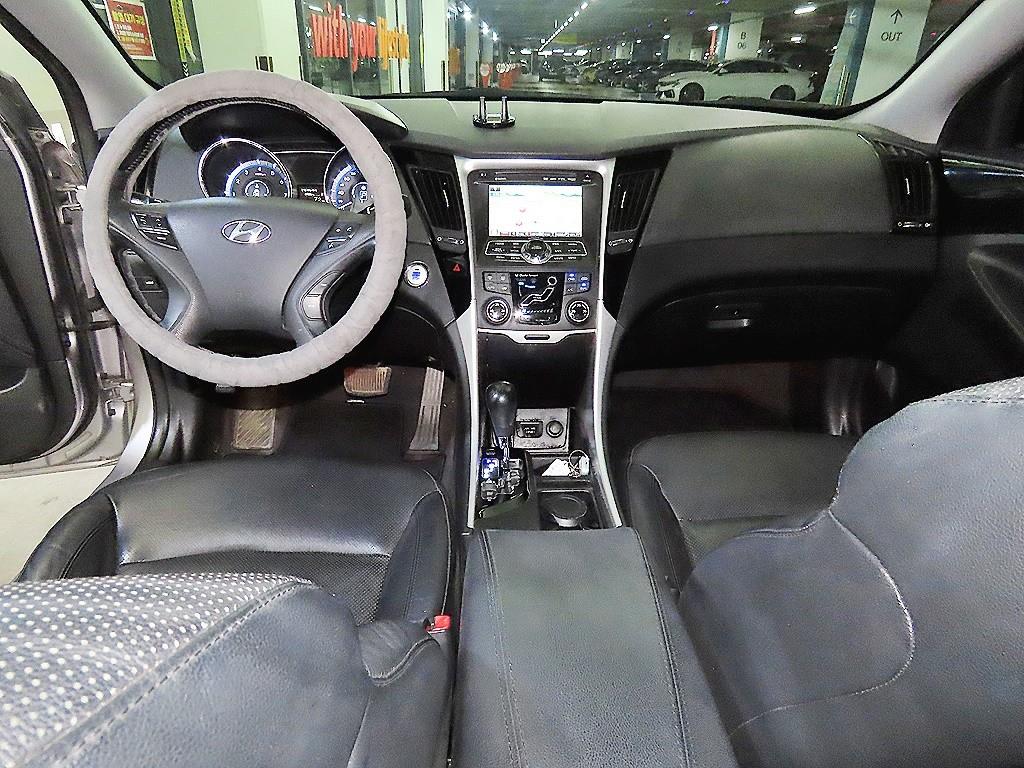 HYUNDAI Sonata - Vista 10