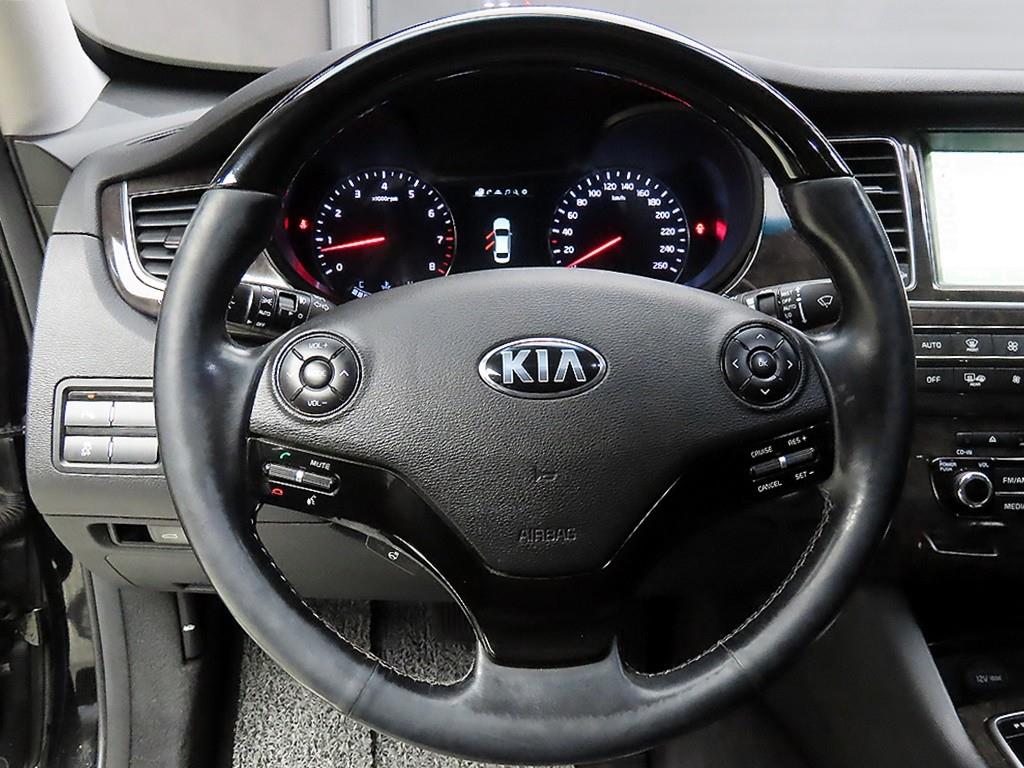 KIA K9 - Vista 9