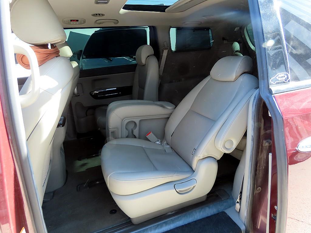 KIA Carnival - Vista 6