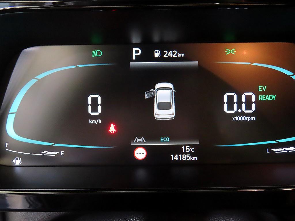 HYUNDAI Avante - Vista 9