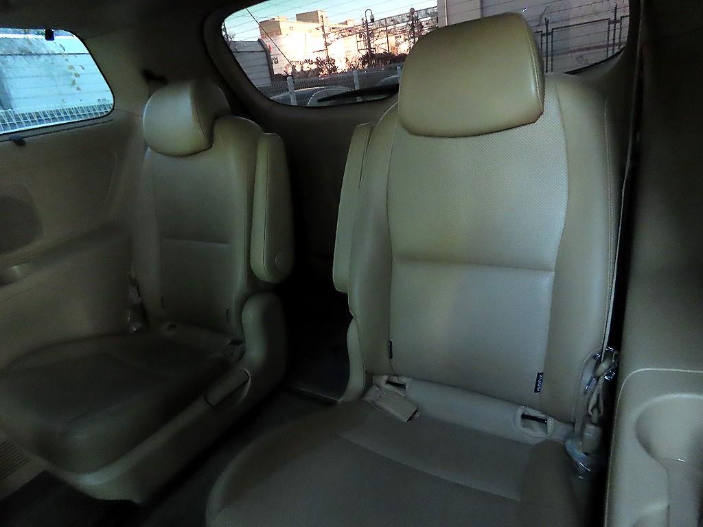 KIA Carnival - Vista 7