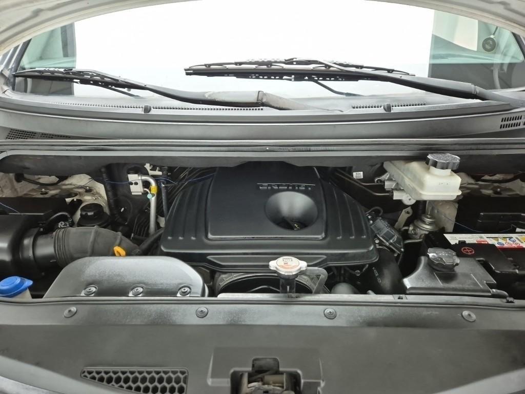 HYUNDAI Starex - Vista 5