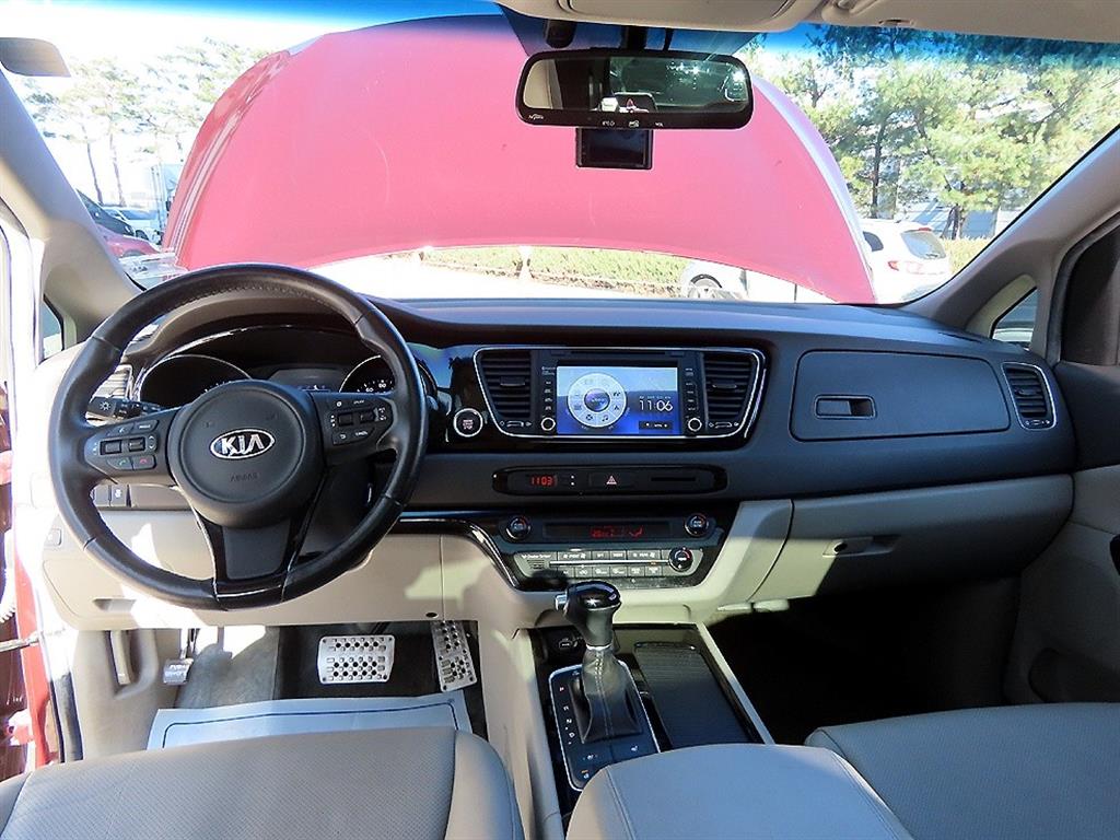 KIA Carnival - Vista 8