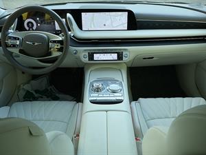 Genesis G90 - Vista 10