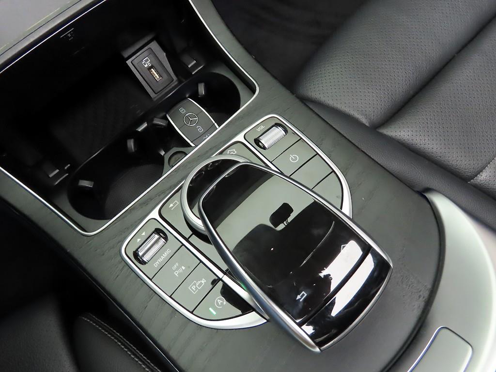 Mercedes Benz C Class - Vista 11