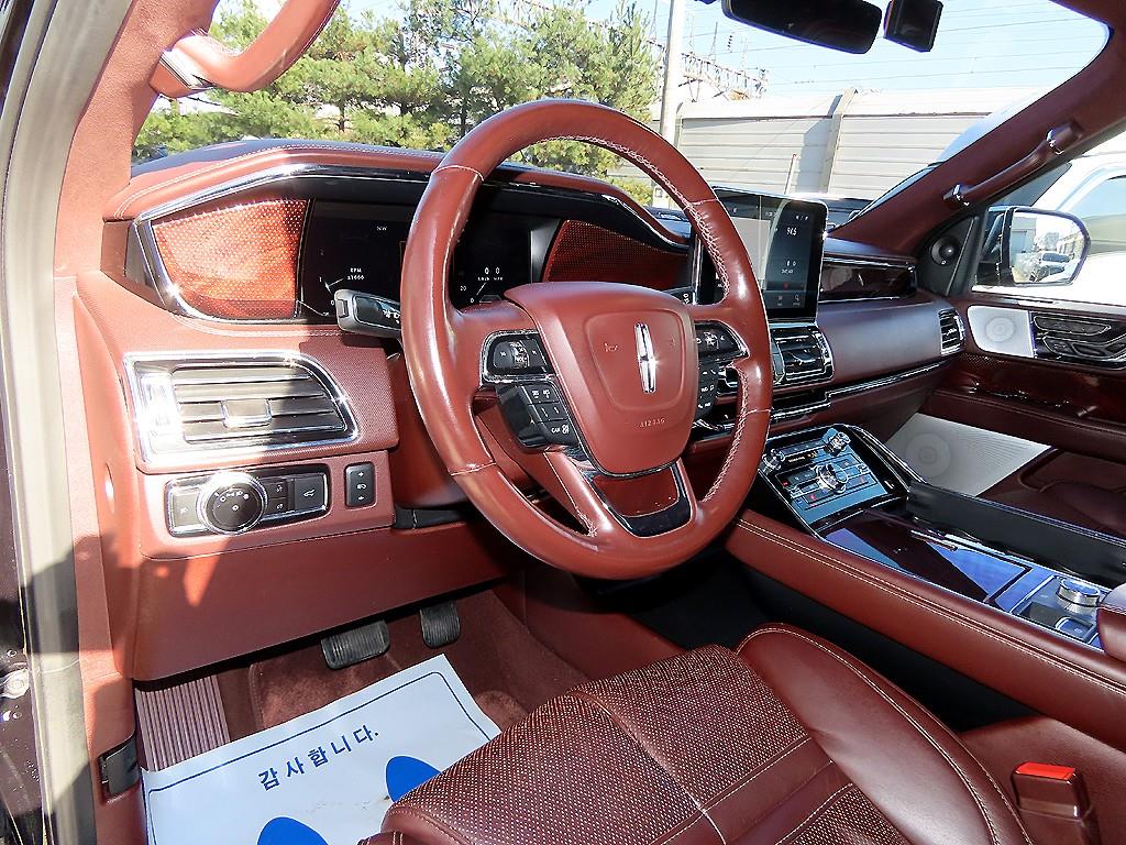 Lincoln Navigator - Vista 7